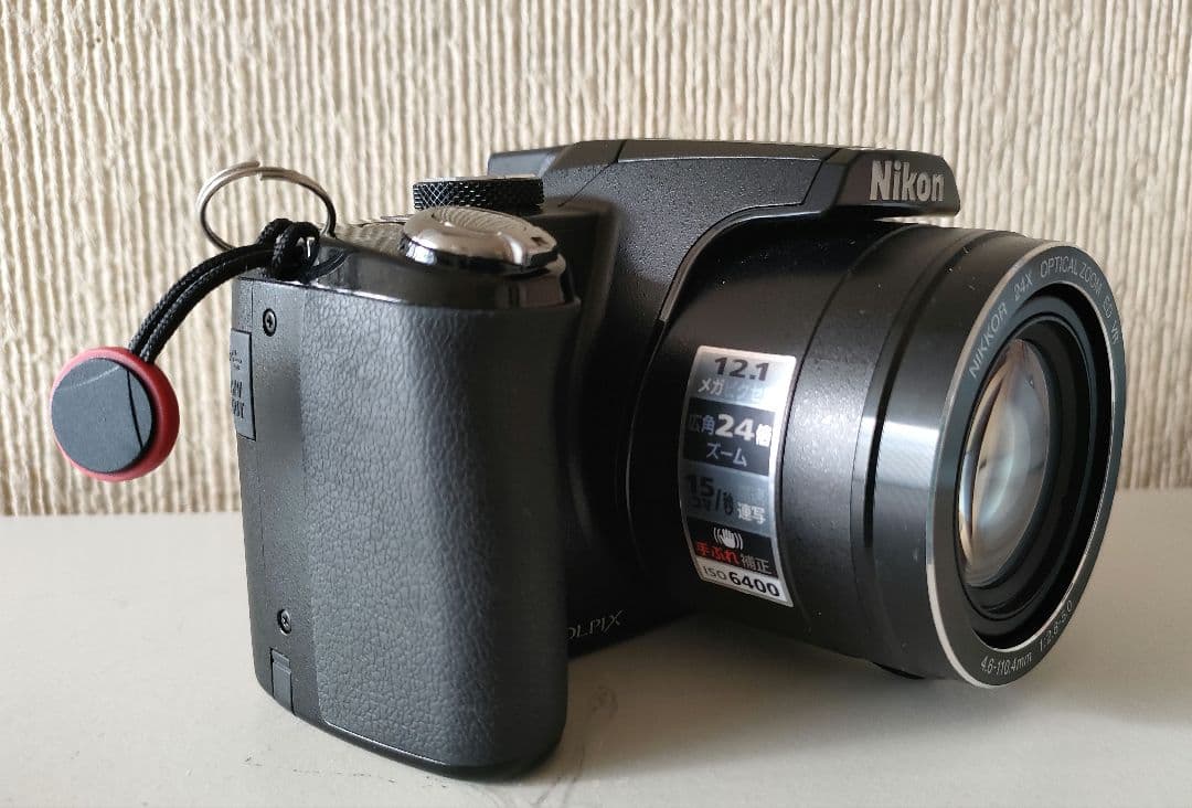 NIKONデジタルカメラ ネオ一眼カメラです