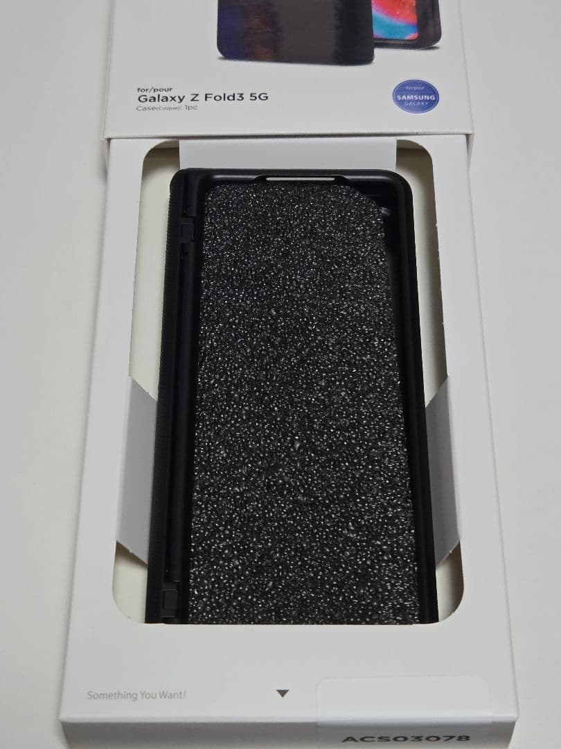 Galaxy Z Fold3 au SCG11 本体、Sペン、ケースx3 箱あり