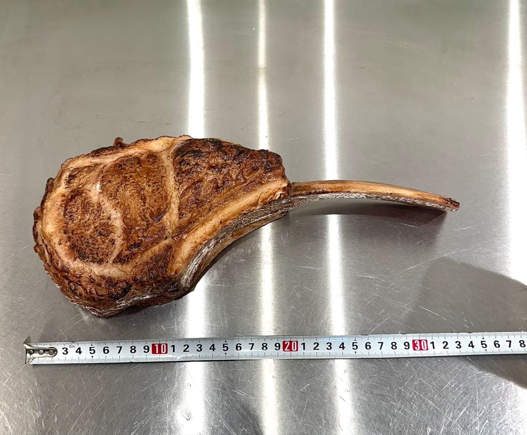 まるで本物！ リアル でっかい 骨付き ステーキ 食品サンプル！