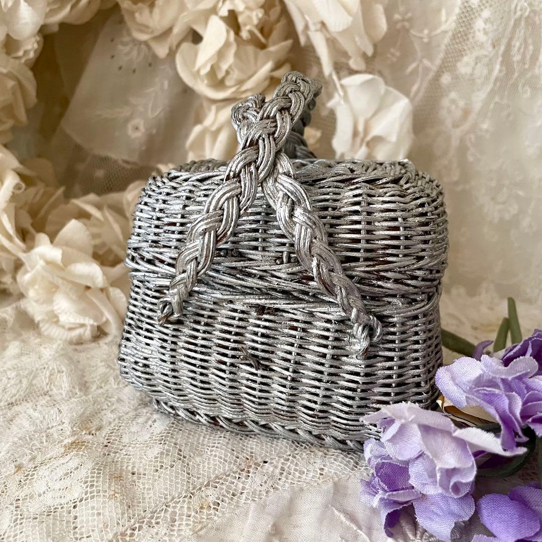 ドールパニエ　銀色　シルバーフランスアンティーク 人形用 ミニカゴ 籠 かご
