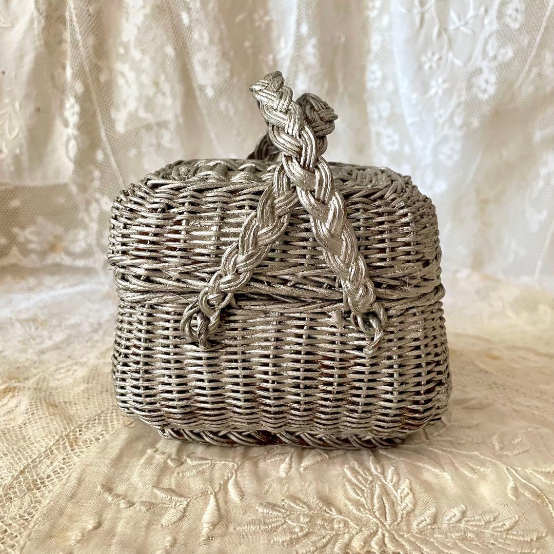 ドールパニエ　銀色　シルバーフランスアンティーク 人形用 ミニカゴ 籠 かご
