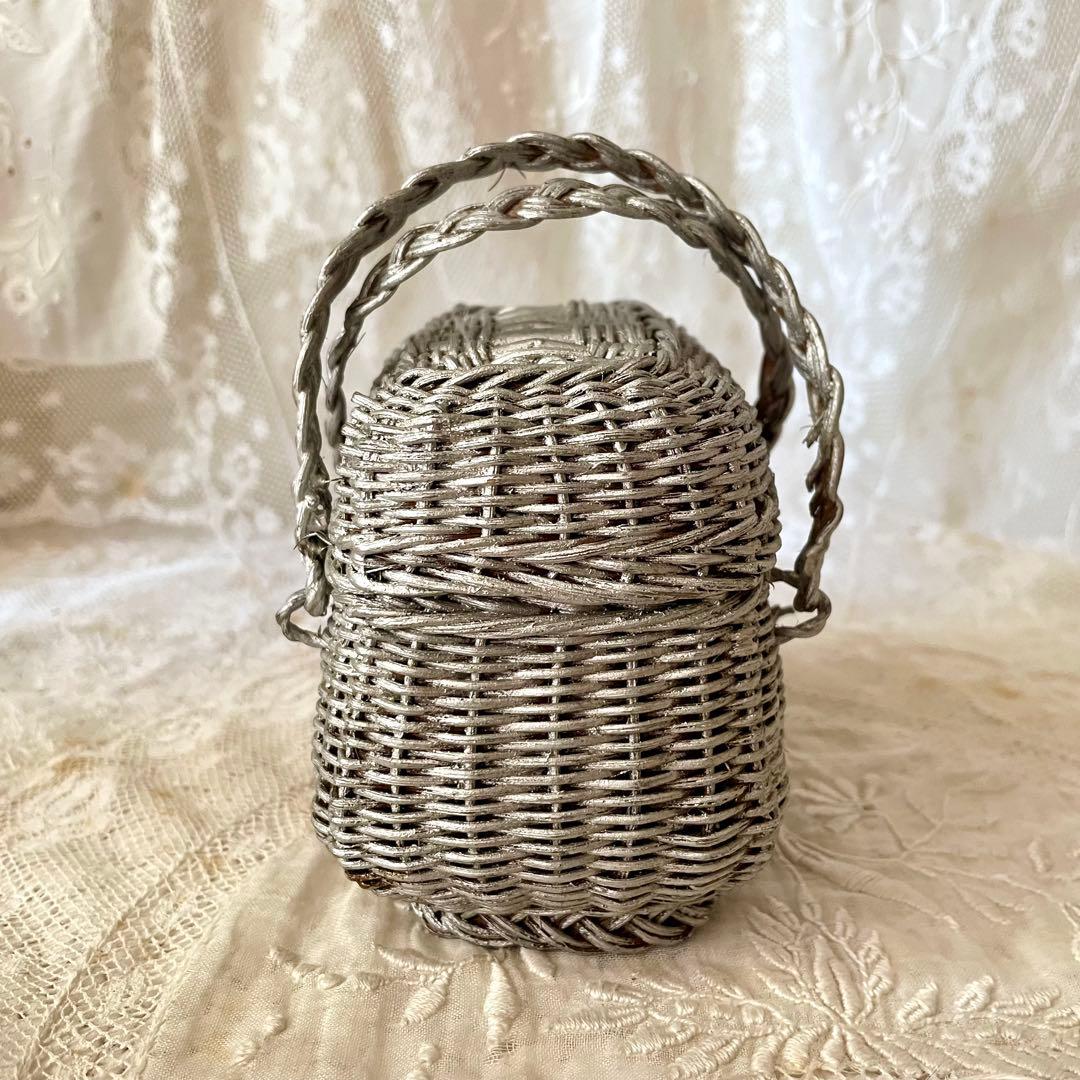 ドールパニエ　銀色　シルバーフランスアンティーク 人形用 ミニカゴ 籠 かご