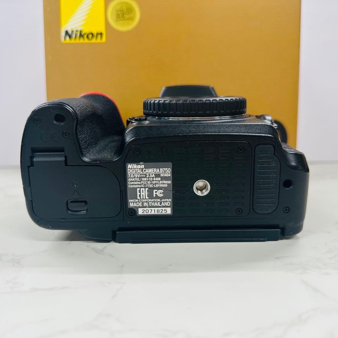 NIKON D750 ショット数約61,000回 ボディ WW2585