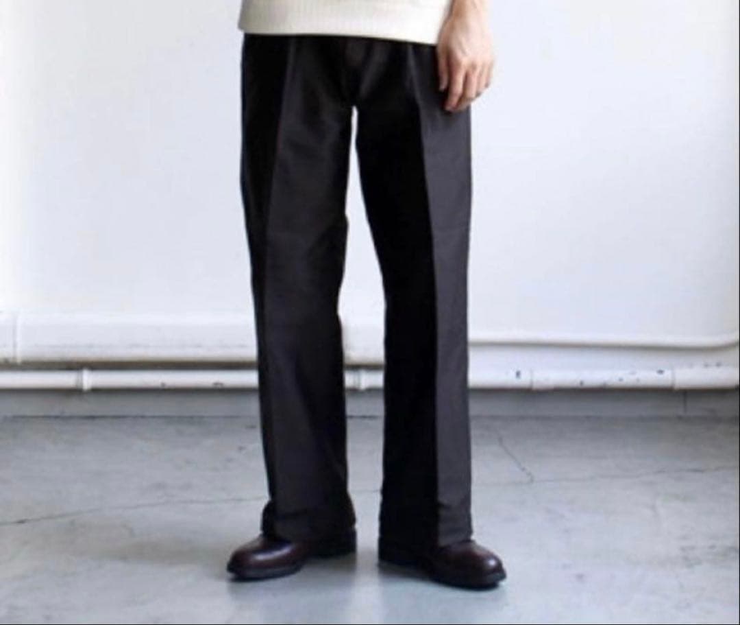 オーラリー　FINX MOLESKN WIDE PANTS 【美品・サイズ4】