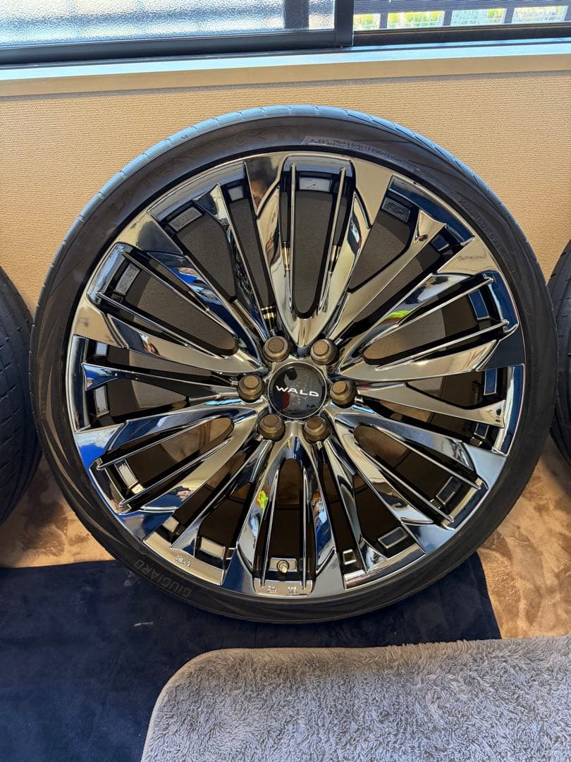 【美品】WALDジェニュインラインFS001 24インチ　ランクル・LXなどに！