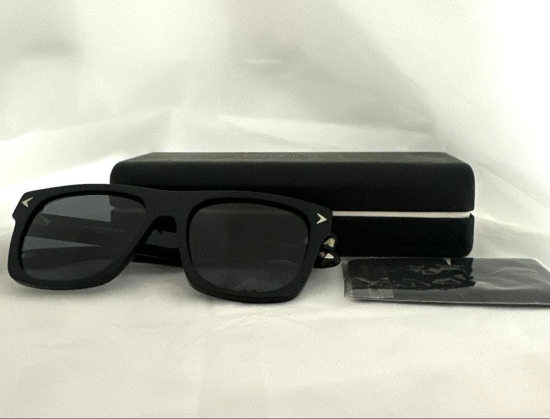 GIVENCHY ジバンシー サングラス ブラック