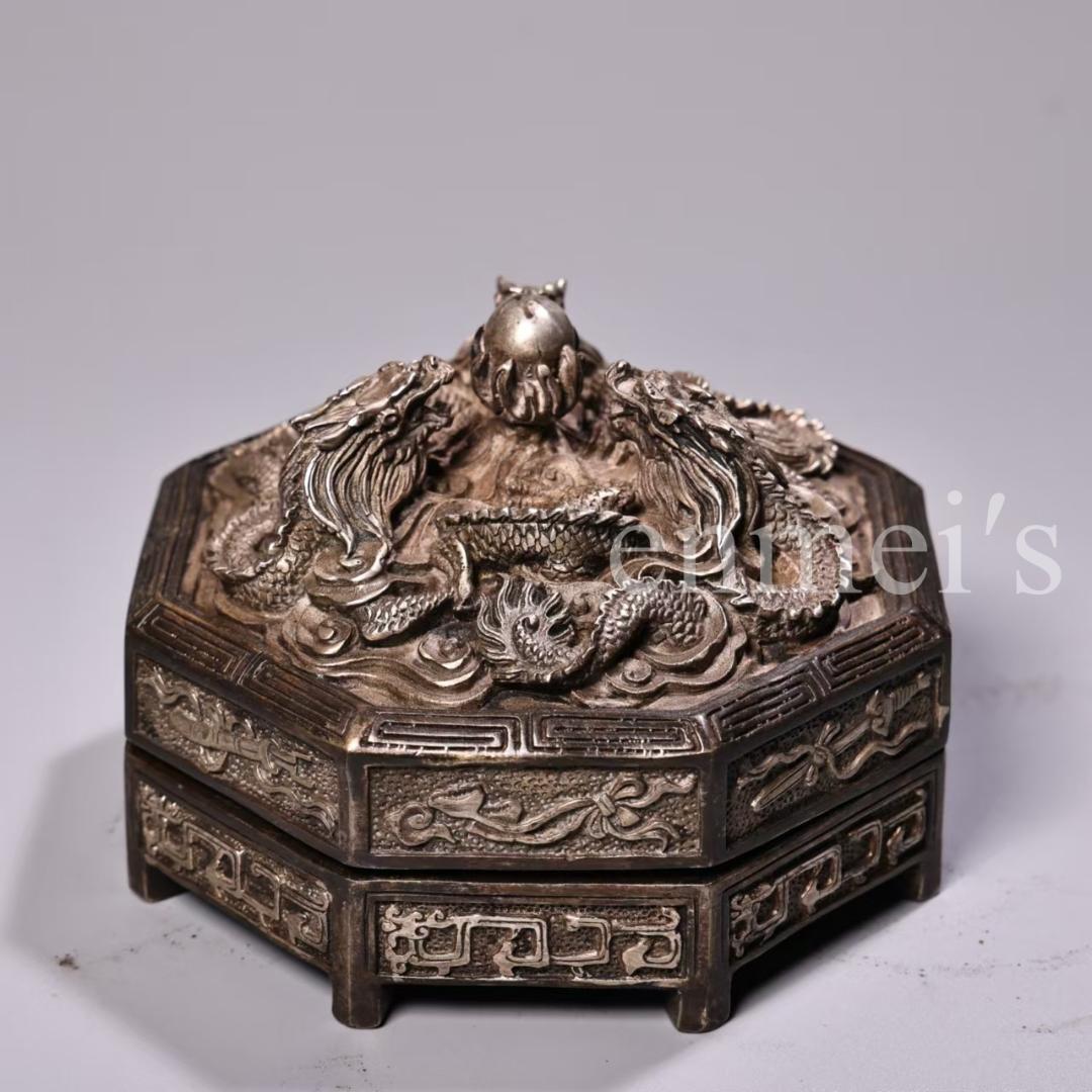 中国古美術・旧蔵品・純銅製・高浮彫・錾刻・鎏銀・八宝紋 盤龍 首飾箱・置物・茶道