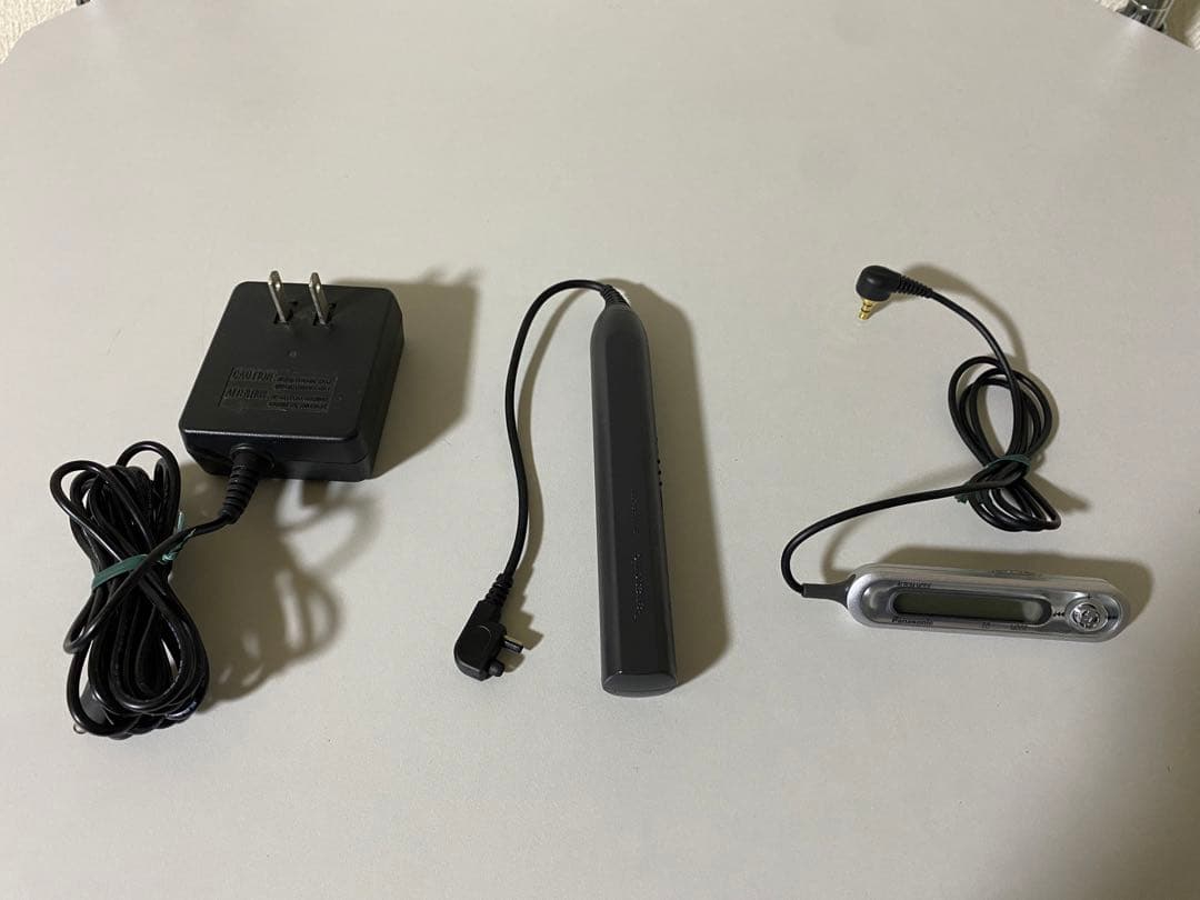 Panasonic ポータブルCDプレーヤー　SL-J905-S シルバー