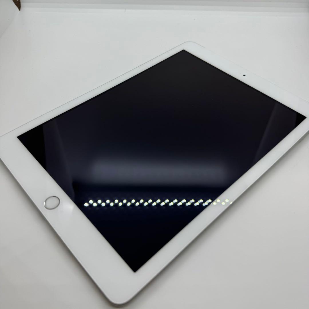 Apple iPad 本体 第5世代 9.7インチ