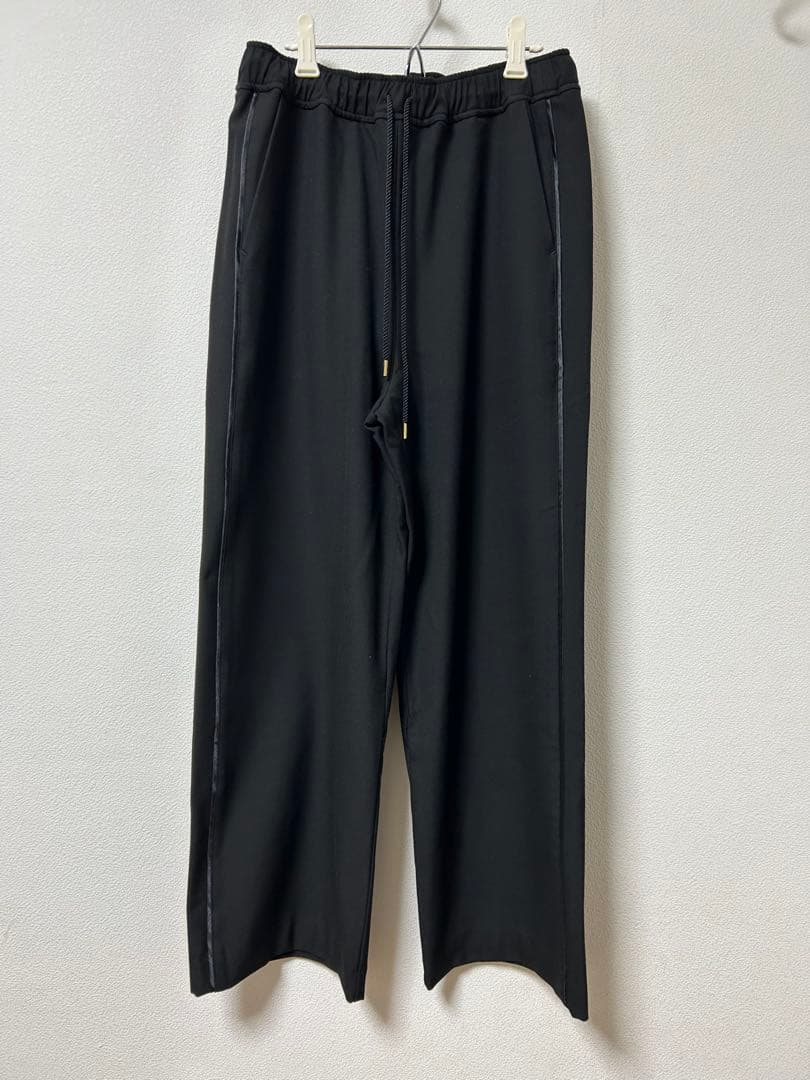 MICA＆DEALサイドライン入りパンツ黒　未使用