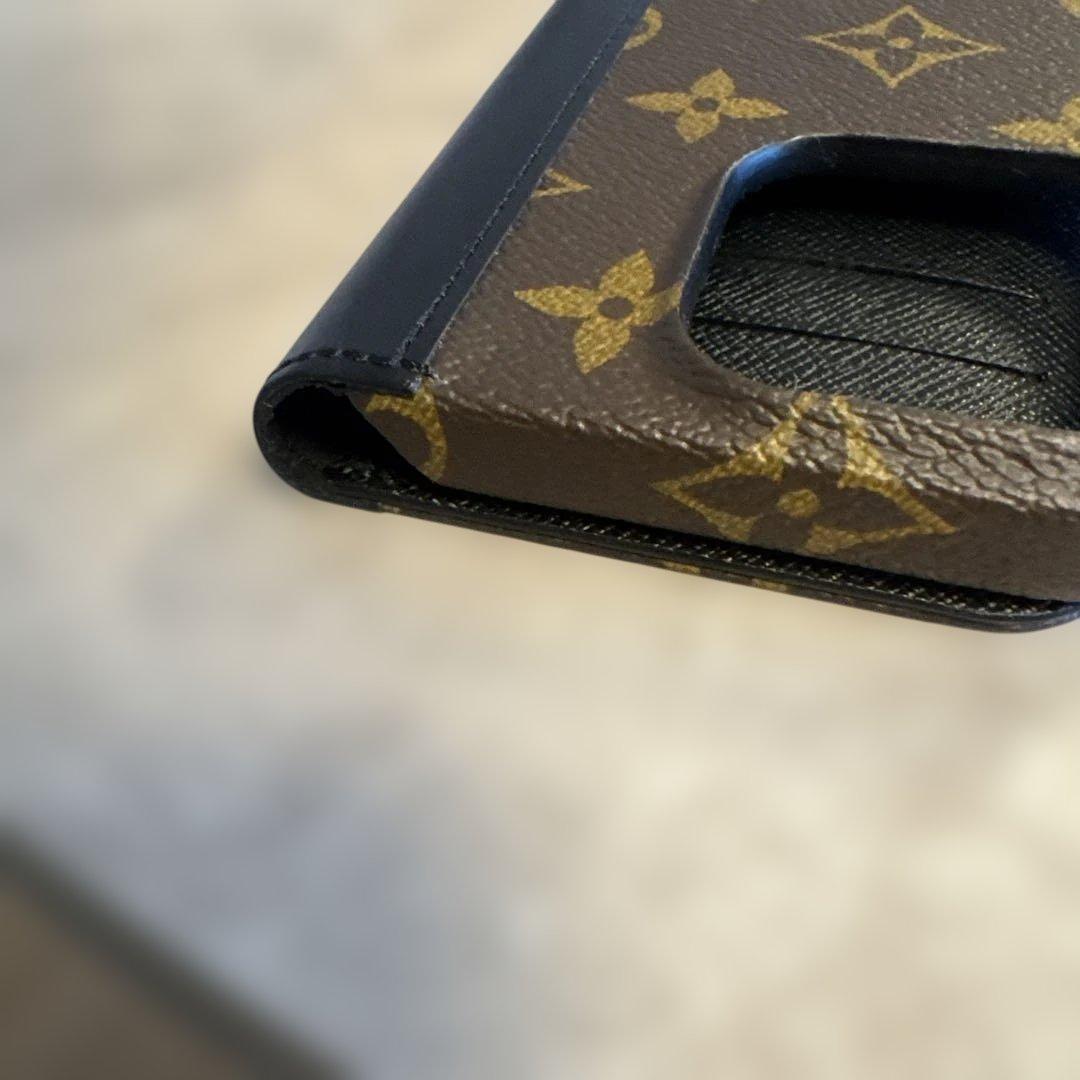 【超美品】Louis Vuitton IPHONE 15 PRO・フォリオ
