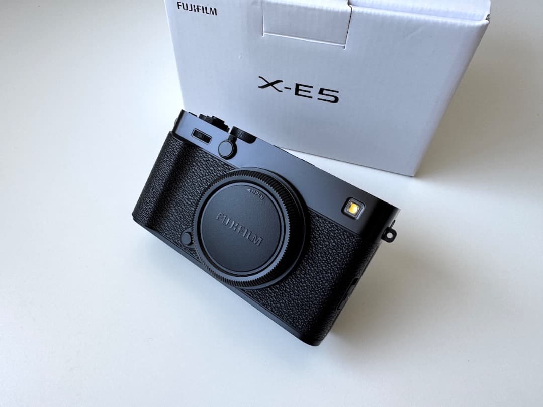 FUJIFILM X-E5 ミラーレス一眼 ブラック