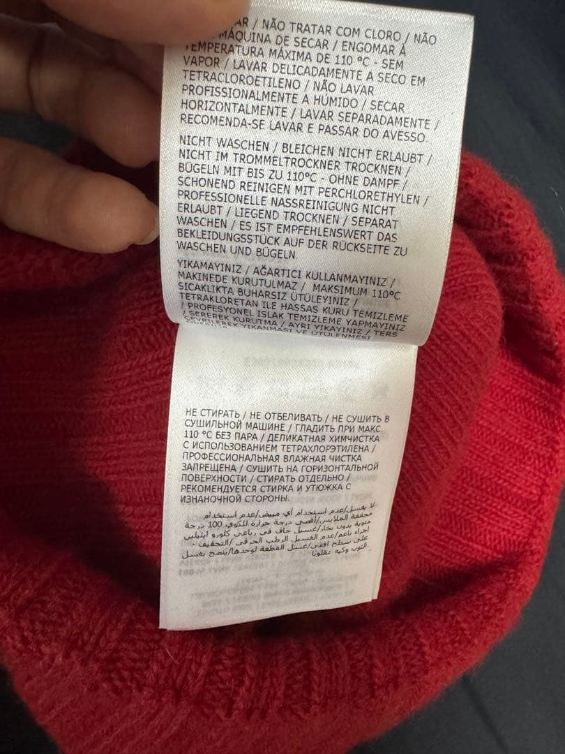 てるてる坊主 MONCLER 赤 ニット帽