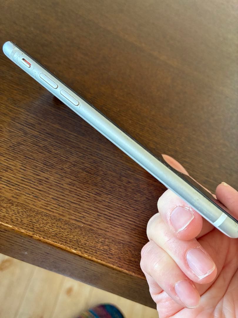 iPhone SE 第2世代 64GB SIMフリー 動作確認済