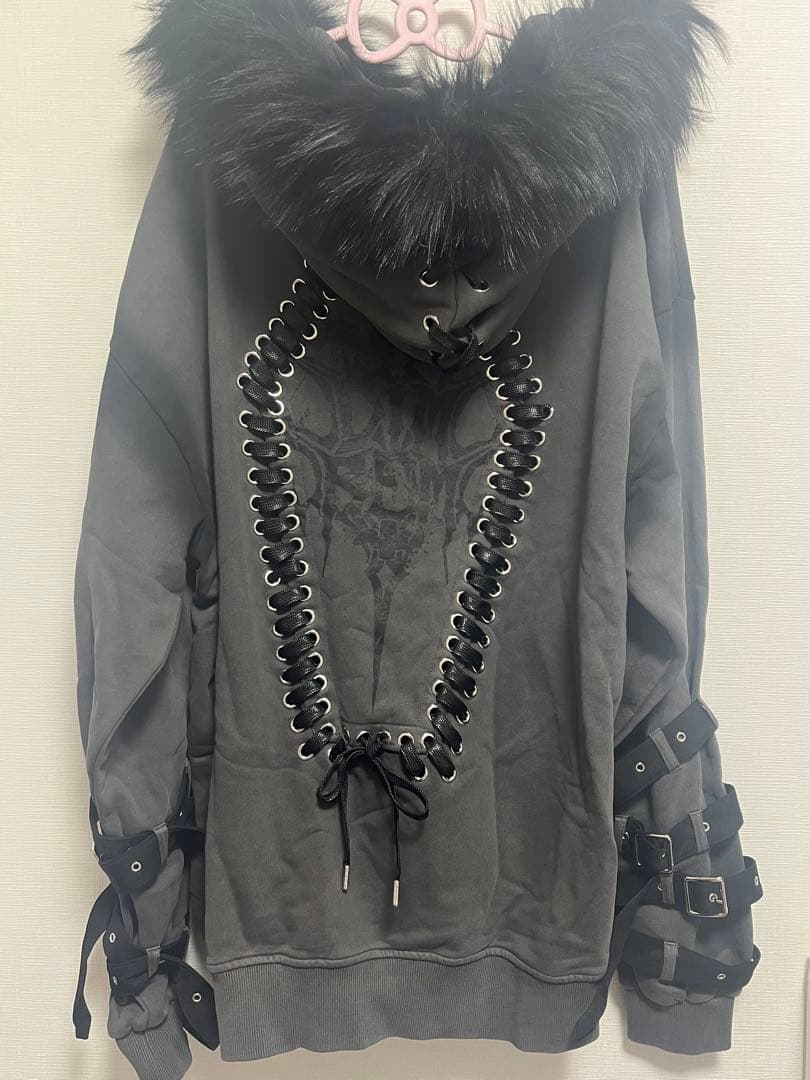 新品DimMoire×REFLEM 超ハトメファーフードパーカー