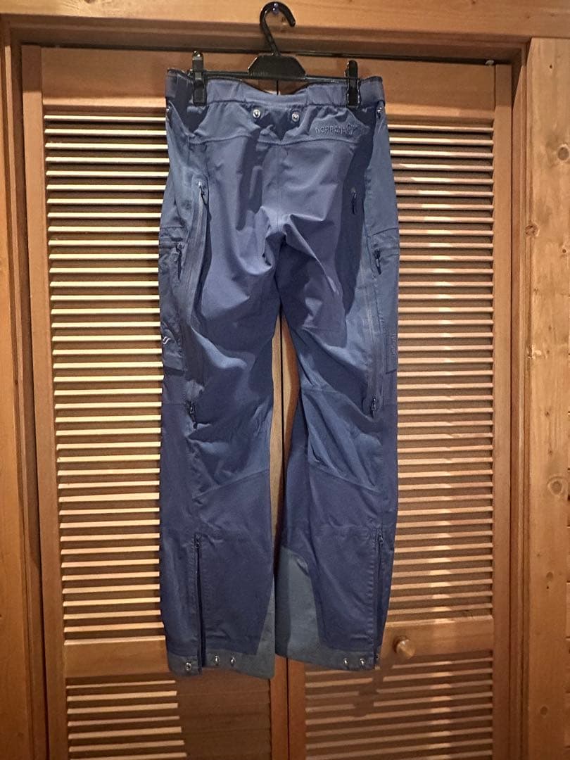 ノローナ　スキーウェア