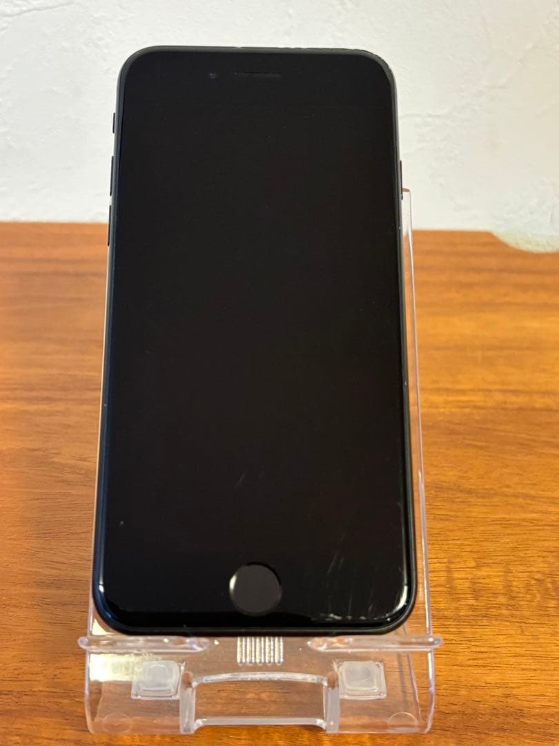 ☆美品・小傷あり☆iPhone SE 3 ⑧