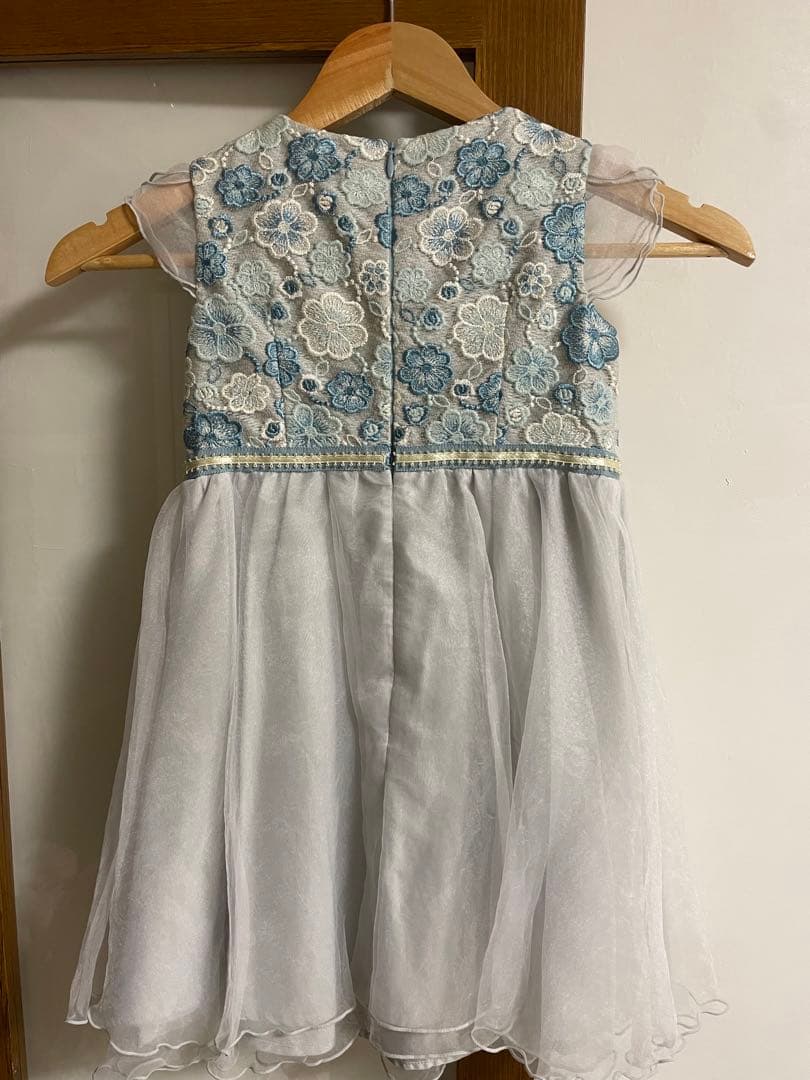 商談済　TOCCA キッズドレス　110サイズ　水色　お花