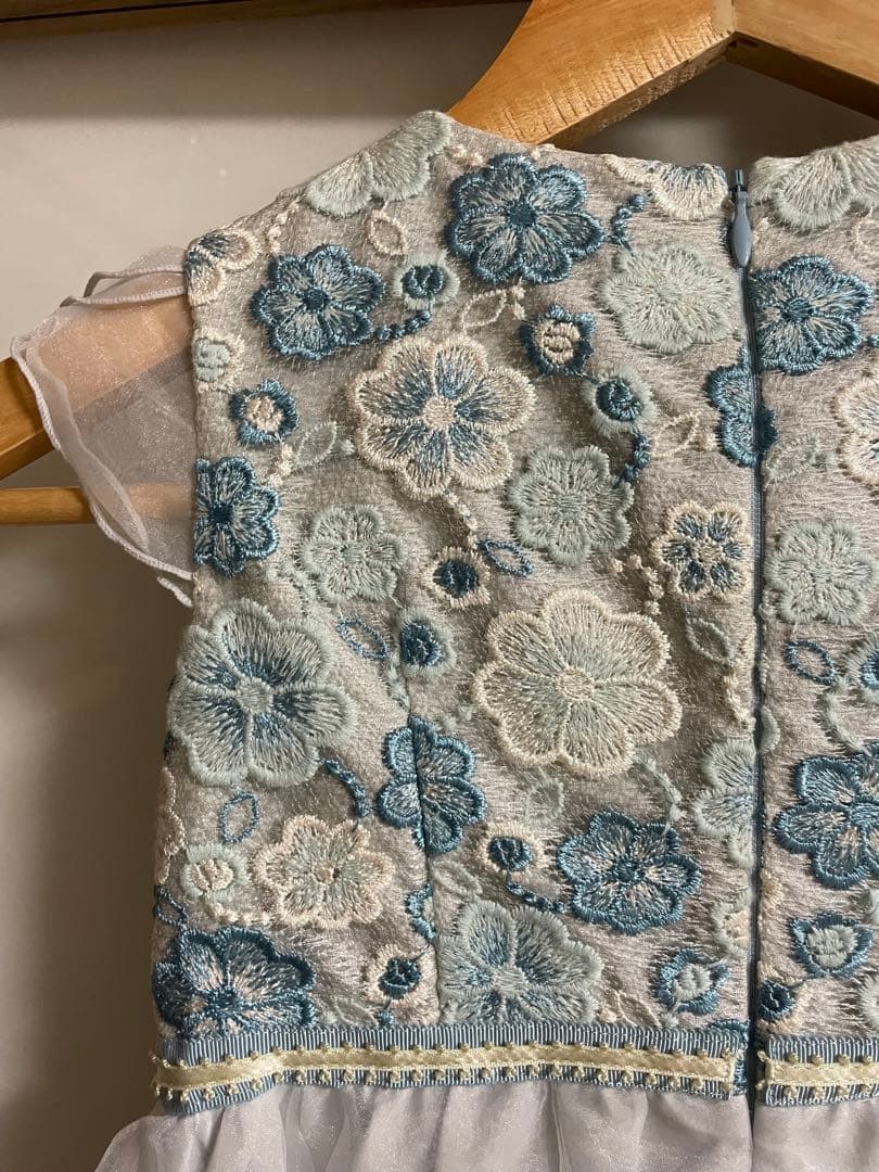 商談済　TOCCA キッズドレス　110サイズ　水色　お花