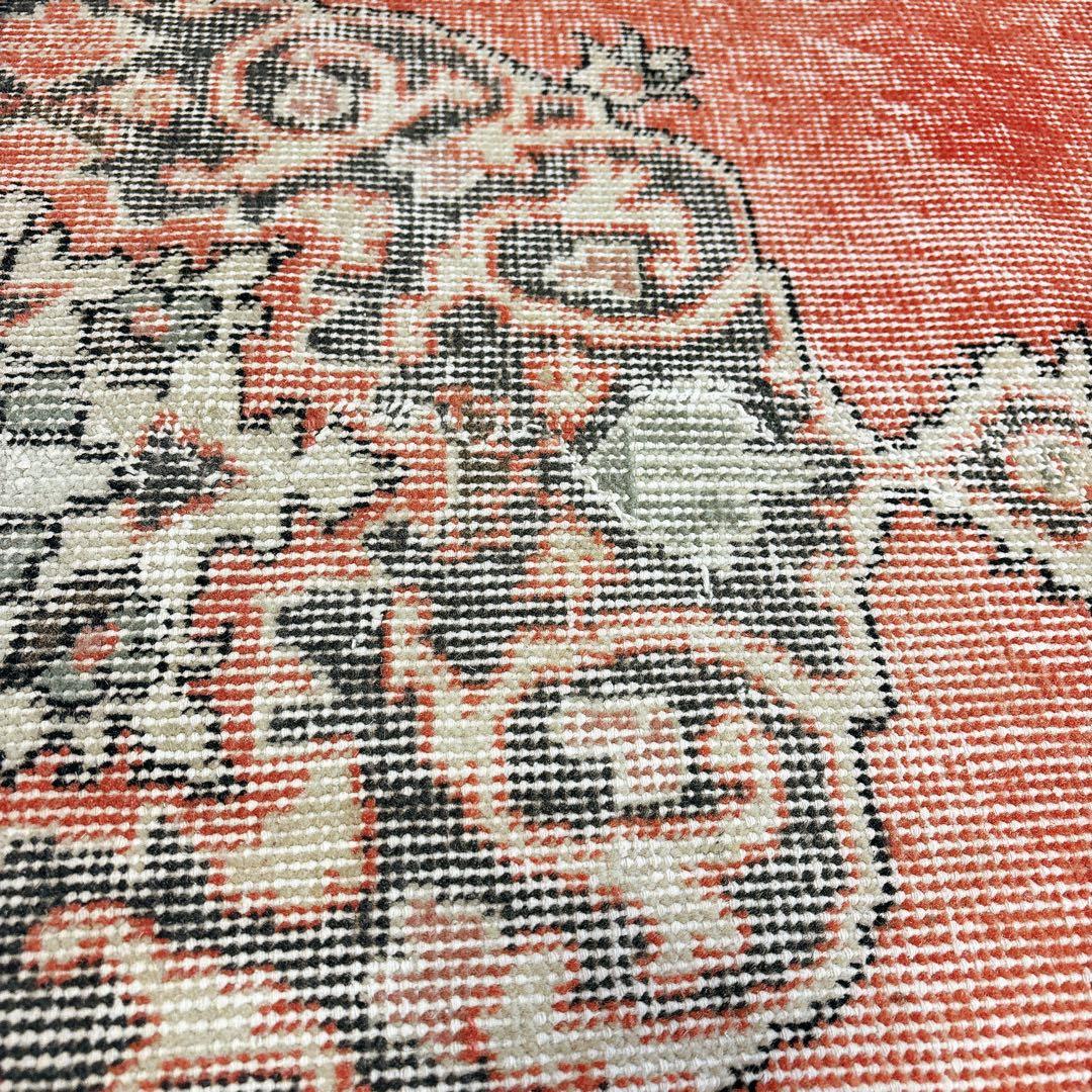 トルコ　ヴィンテージラグ　メダリオン　オレンジピンク