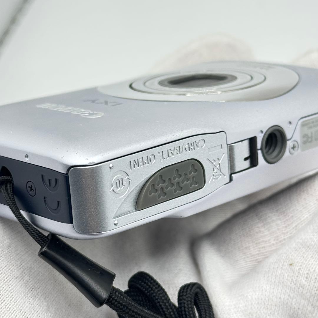 Canon キャノン IXY 200F シルバー コンパクトデジタルカメラ 箱付