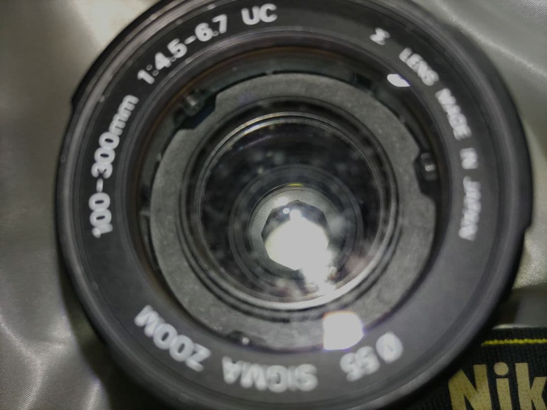 Nikon D70 デジタル一眼レフカメラ ニコン レンズ2本付