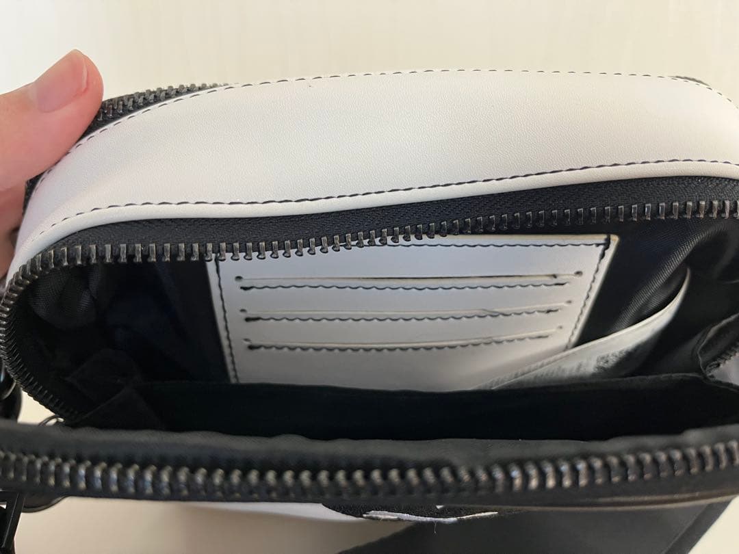 限定コラボ AMI PARIS × PUMA クロスボディバッグ ユニセックス