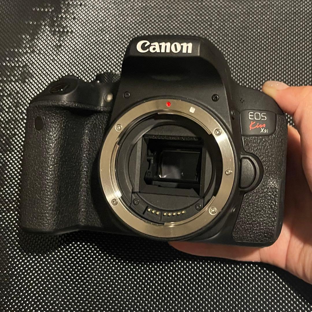 【使用回数10回未満】Canon EOS Kiss X9i