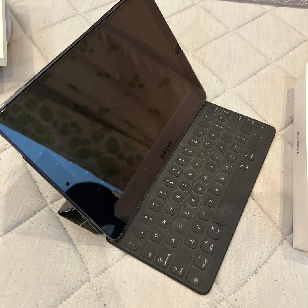 Apple iPad Air3世代256Gキーボード、純正タッチペン付き