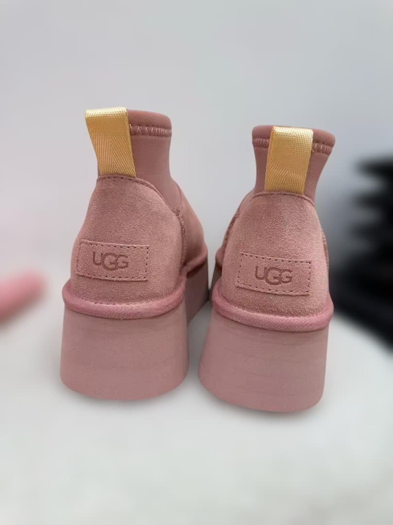 ピンク厚底ブーツ ソックス付き