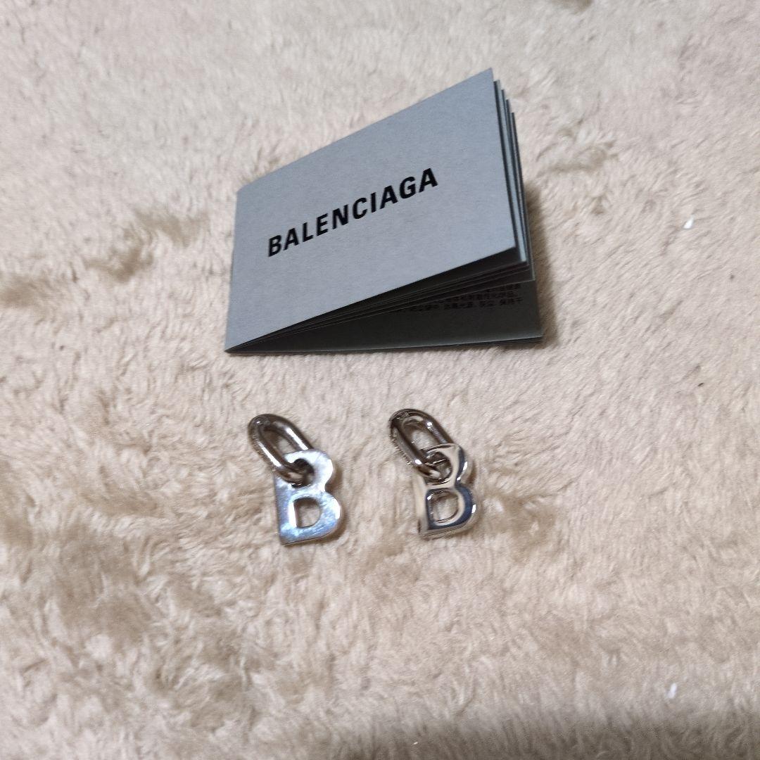 BALENCIAGA Bロゴ ピアス(両耳用)