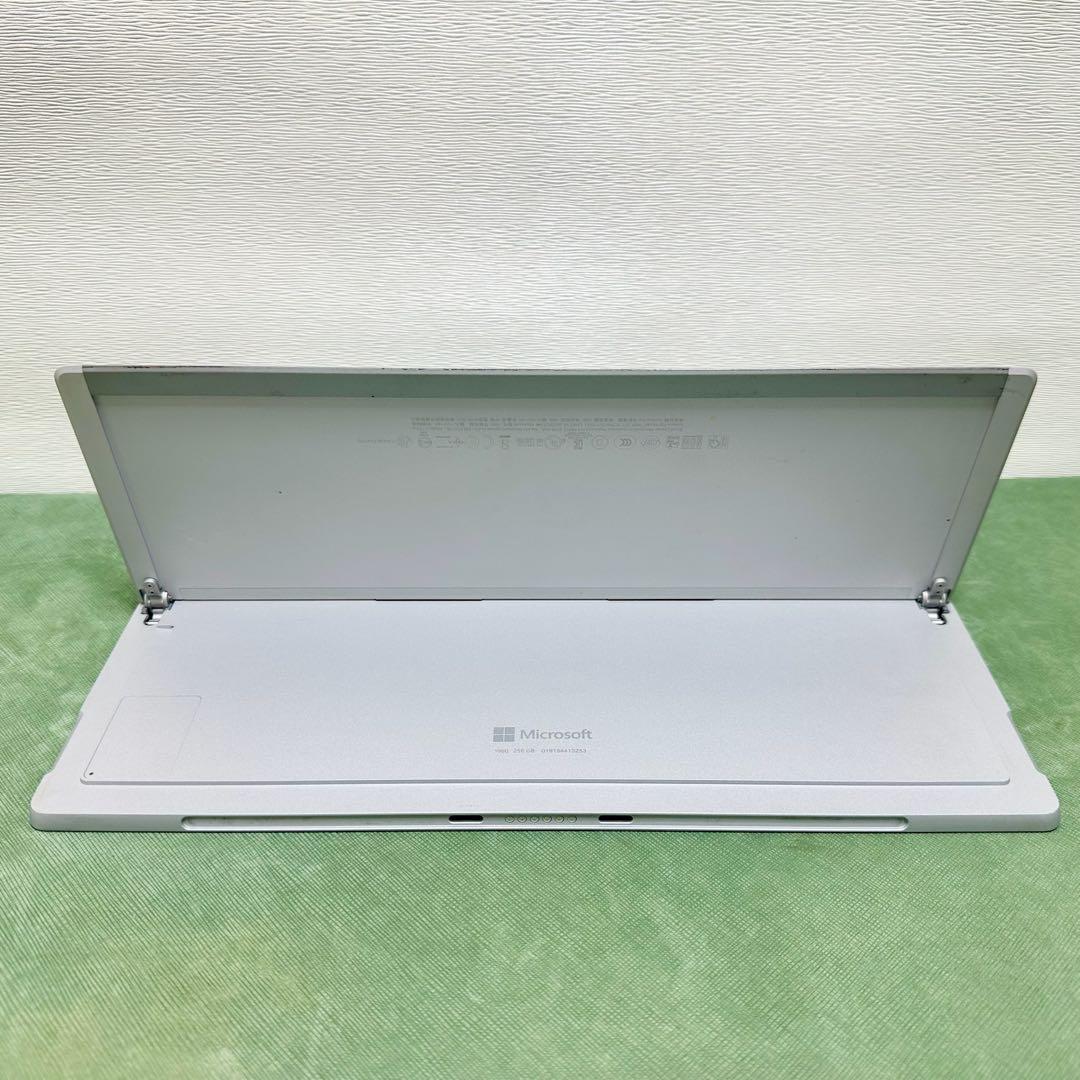 Microsoft Surface Pro 7+ 本体