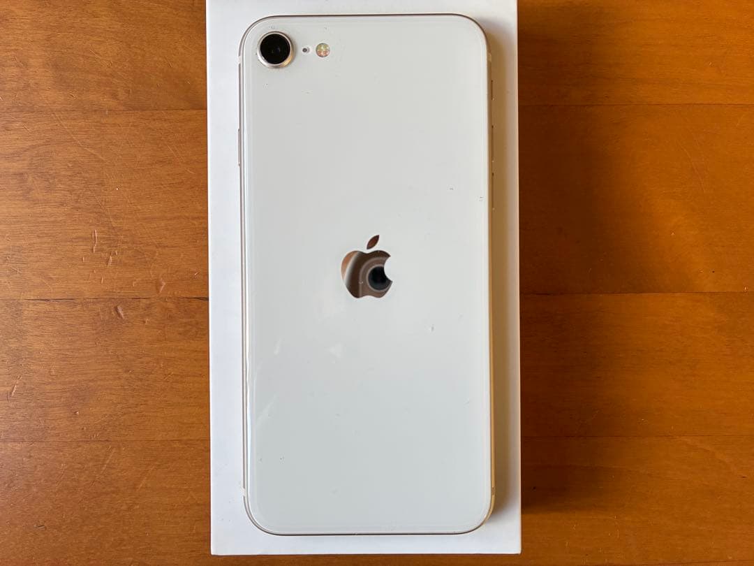 Apple iPhone SE (第3世代) スターライト64GB 「美品」