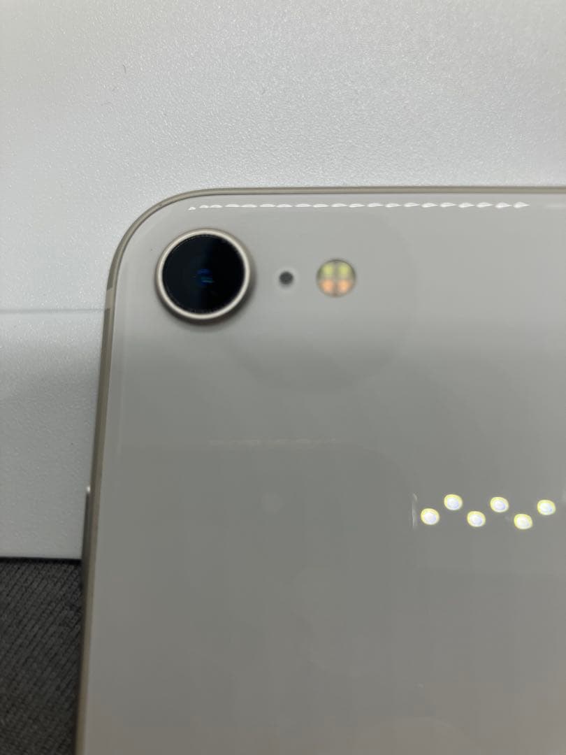 美品 バッテリー100% iPhone SE 第3世代 SIMフリー