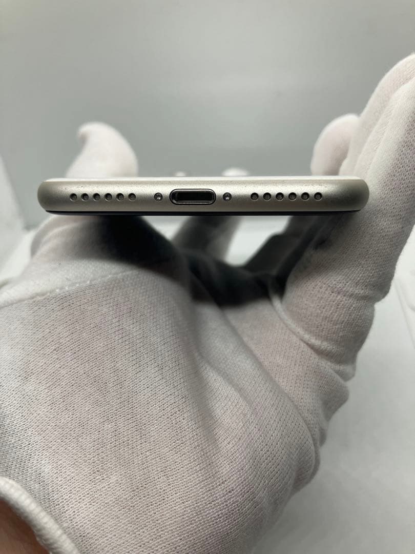 美品 バッテリー100% iPhone SE 第3世代 SIMフリー