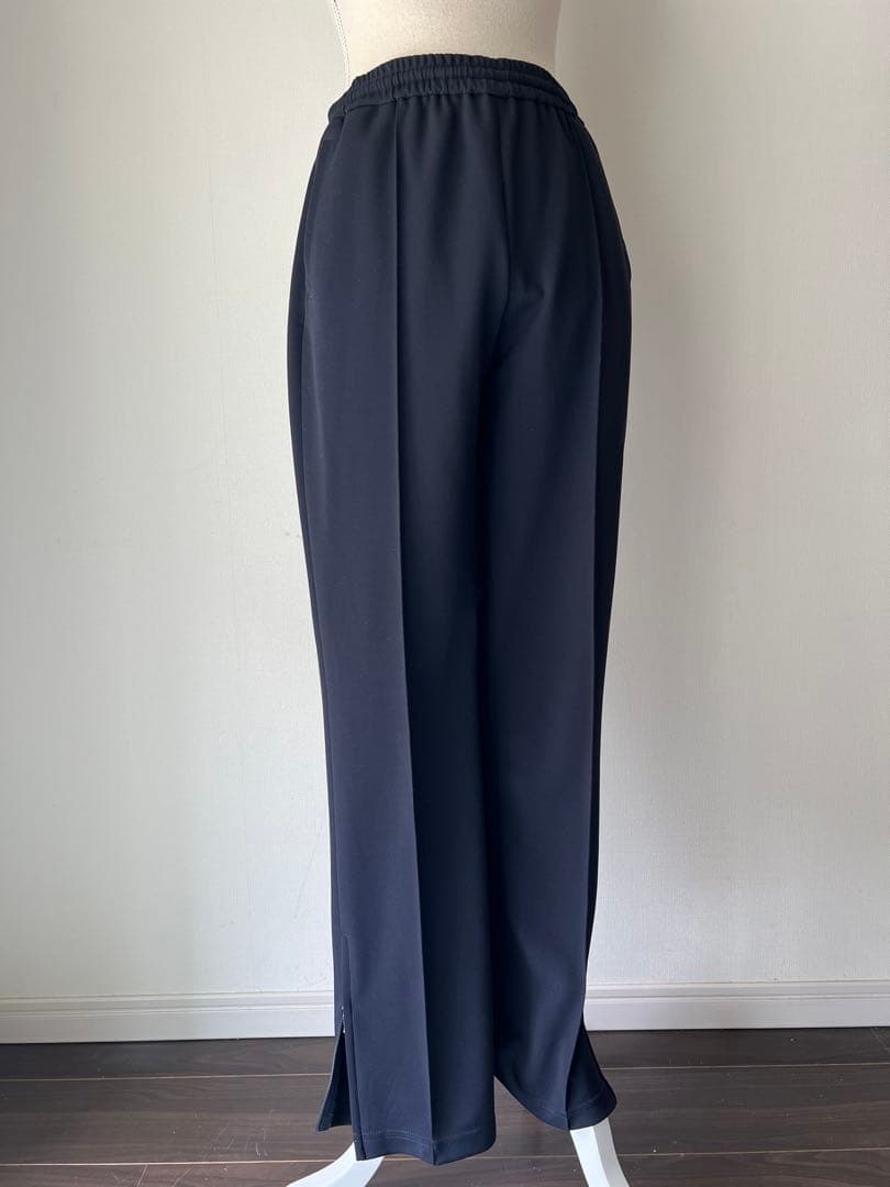 るみ（プロフお読みください） 様　AP STUDIO ネイビートラックパンツ