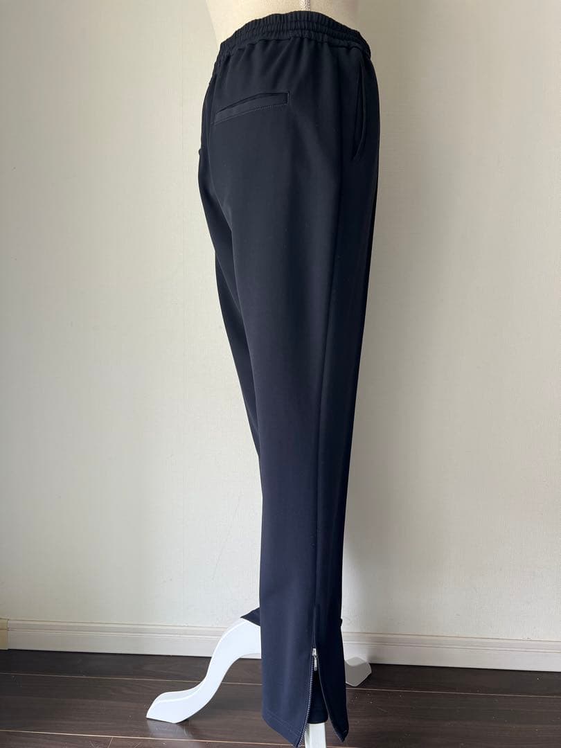 るみ（プロフお読みください） 様　AP STUDIO ネイビートラックパンツ