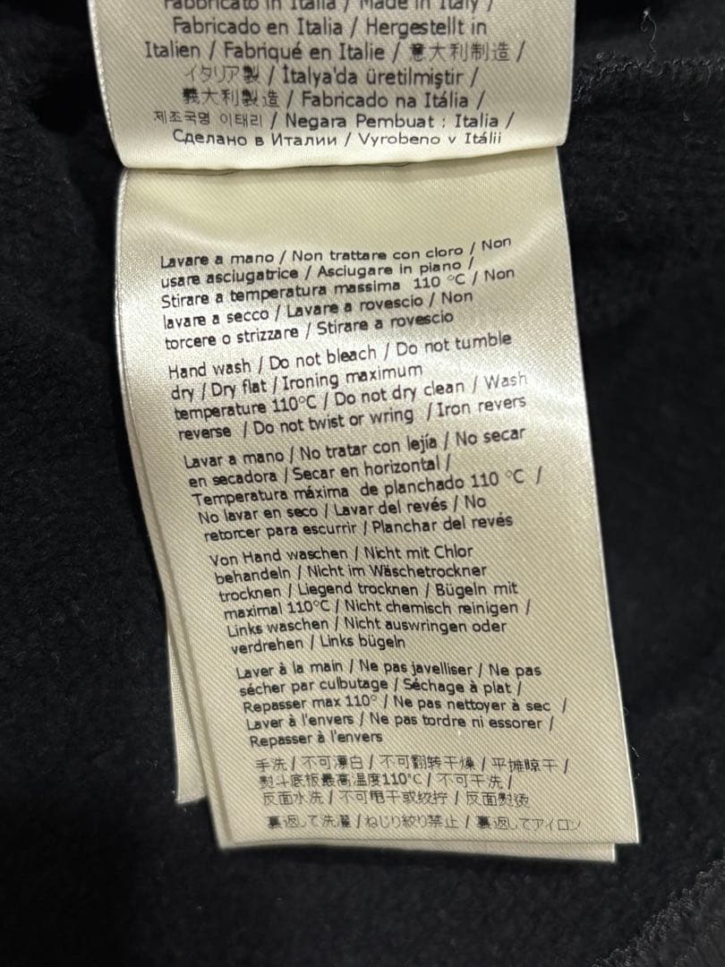 FENDI ブラック クルーネック スウェット