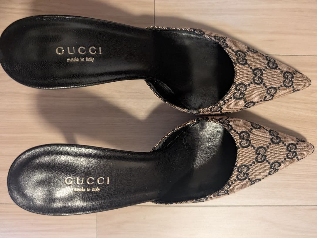 GUCCI ポインテッドトゥミュール ベージュ・ブラック