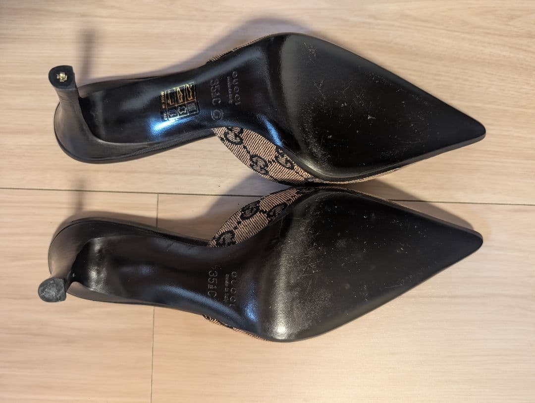 GUCCI ポインテッドトゥミュール ベージュ・ブラック