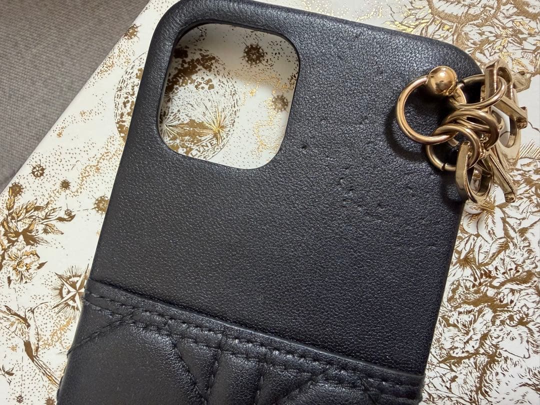 【値下げ】黒いキルティングiPhoneケース