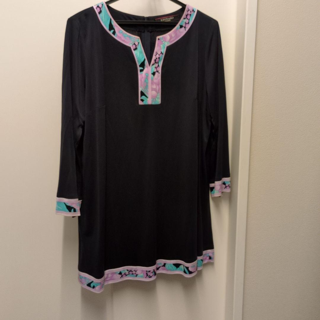 LEONARD 黒の長袖チュニック