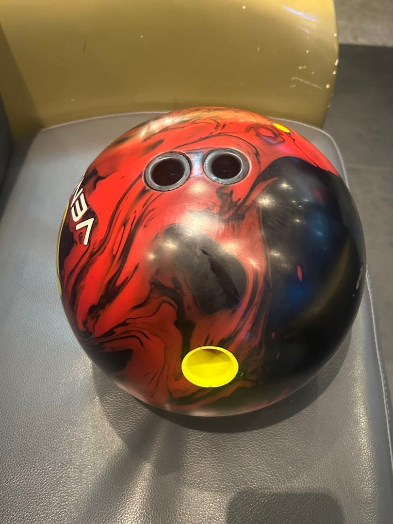 VENOM ボウリングボール