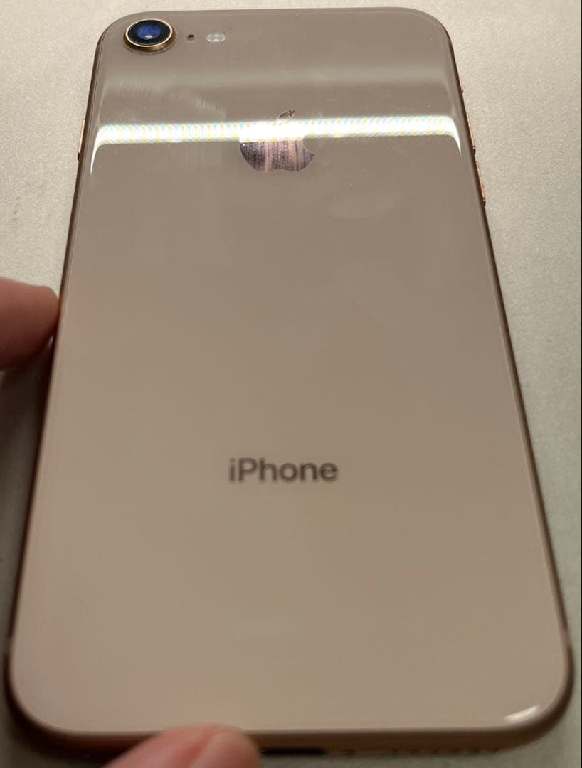 【即購入OK】iPhone8 64GBゴールド　ガラスフィルム付き【美品】