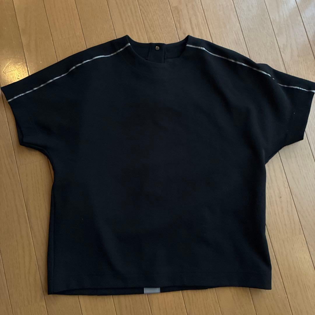 更にお値下げ☆LOHENフォルムバックデザインTシャツ/LH22SS-CU012