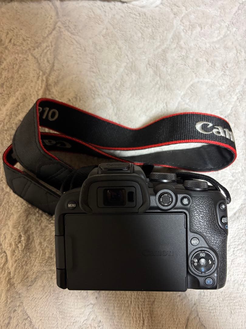 Canon EOS R10 激安美品 メルカリ最安値