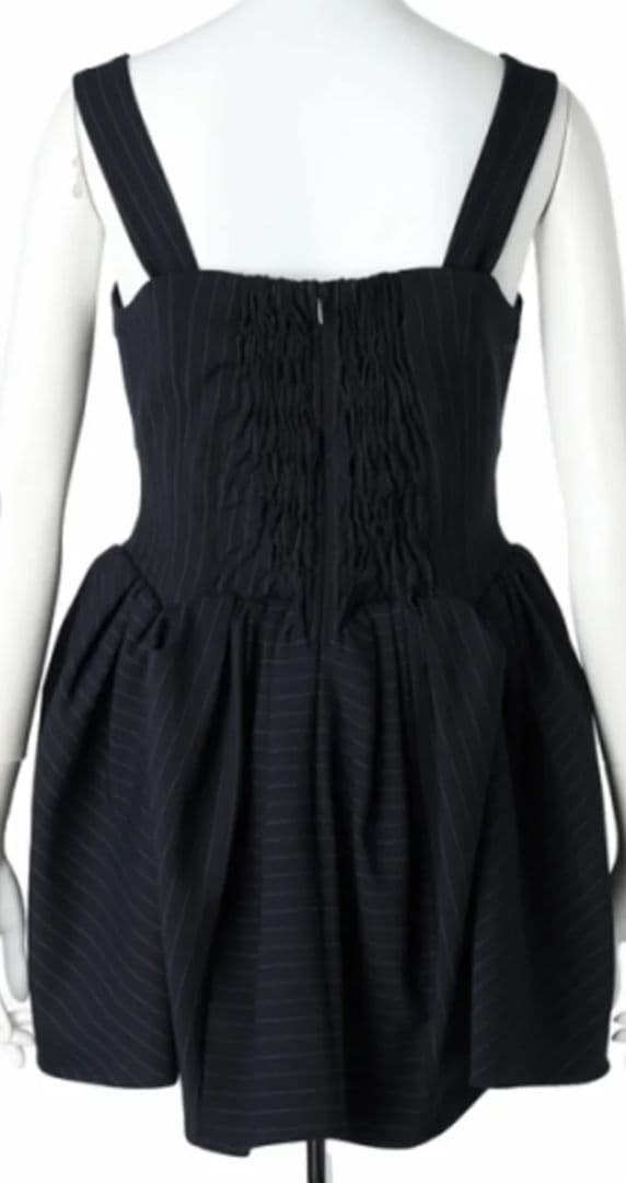 5日までお値下げ CADUNE 神崎 恵さんコラボ　ボリュームペプラムトップス