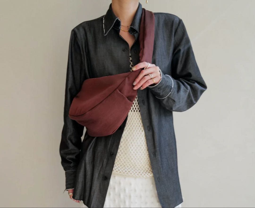 ITTI ANNIE PUFFER TOWN MOON BAG バッグ　ブラウン