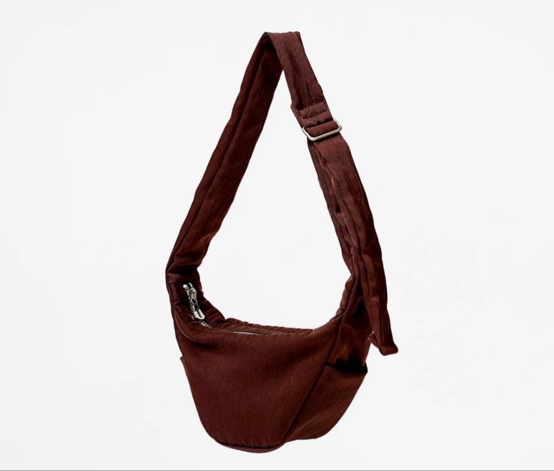 ITTI ANNIE PUFFER TOWN MOON BAG バッグ　ブラウン