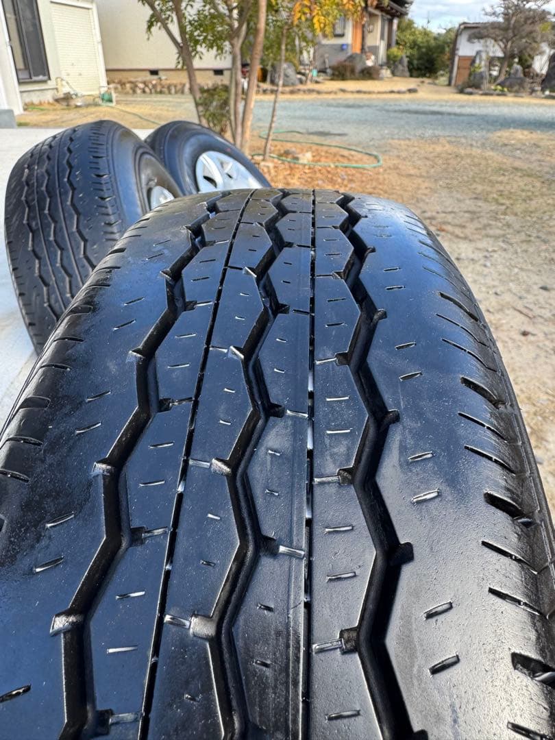 ハイエース純正　ブリヂストン 15インチ タイヤ・ホイール４本セット